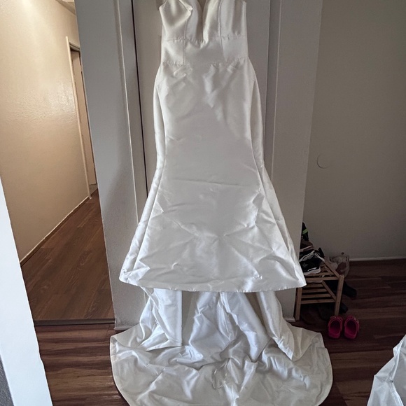 Wedding dress - Picture 7 of 8